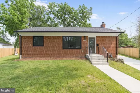418 Belton Ct, Silver Spring, MD 20901 photo 2