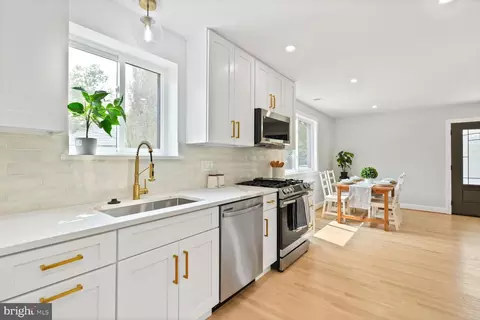 418 Belton Ct, Silver Spring, MD 20901 photo 9