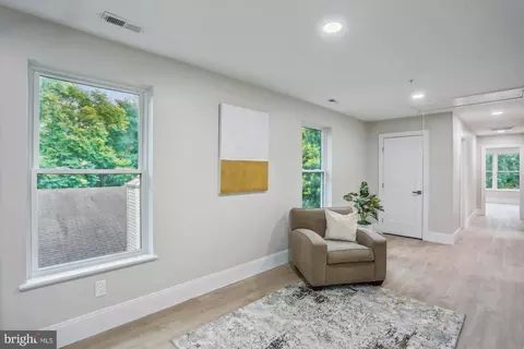 Entry Way - 620 Mississippi Ave, Silver Spring, MD 20910 photo 10 of 11