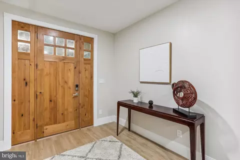Entry Way - 620 Mississippi Ave, Silver Spring, MD 20910 photo 2 of 11