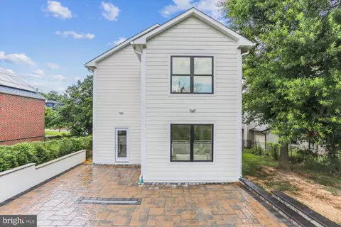 Exterior - 620 Mississippi Ave, Silver Spring, MD 20910 photo 7 of 8