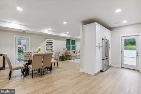Entry Way - 620 Mississippi Ave, Silver Spring, MD 20910 photo 4 of 11