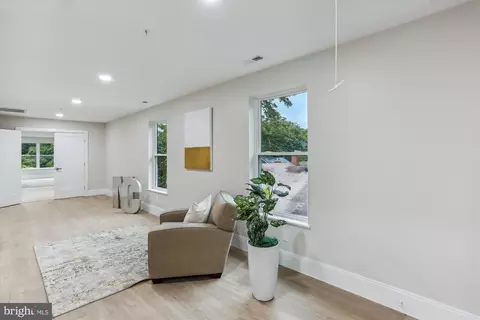 Entry Way - 620 Mississippi Ave, Silver Spring, MD 20910 photo 9 of 11