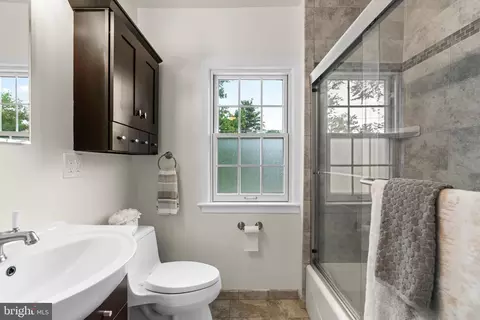 Bath - 9922 Rogart Rd, Silver Spring, MD 20901 photo 1 of 3