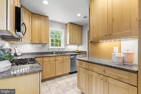 Kitchen - 9922 Rogart Rd, Silver Spring, MD 20901 photo 5 of 5