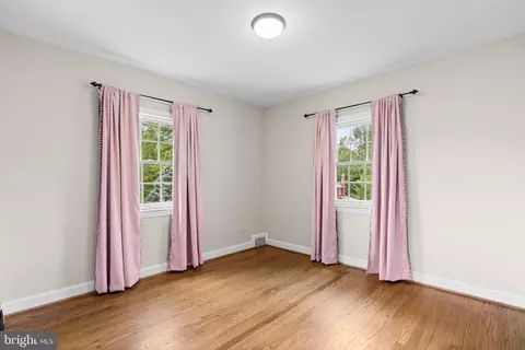 Bedroom - 9922 Rogart Rd, Silver Spring, MD 20901 photo 6 of 8