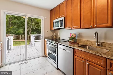 Kitchen - 10105 Meredith Ave, Silver Spring, MD 20910 photo 3 of 4