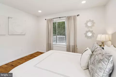 Bedroom - 10105 Meredith Ave, Silver Spring, MD 20910 photo 2 of 10