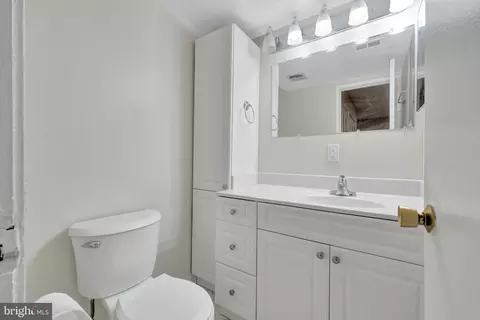 Bath - 9804 Georgia Ave #23-102, Silver Spring, MD 20902 photo 2 of 2