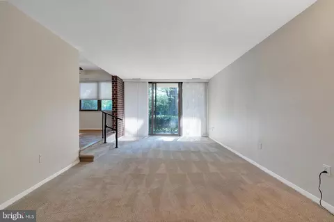 Living - 9804 Georgia Ave #23-102, Silver Spring, MD 20902 photo 1 of 7