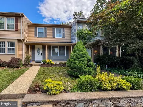 12306 Quail Woods Dr, Germantown, MD 20874