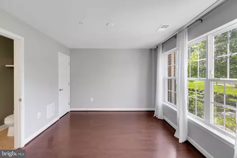 Living - 15713 Murphys Tin St, Silver Spring, MD 20906 photo 2 of 4