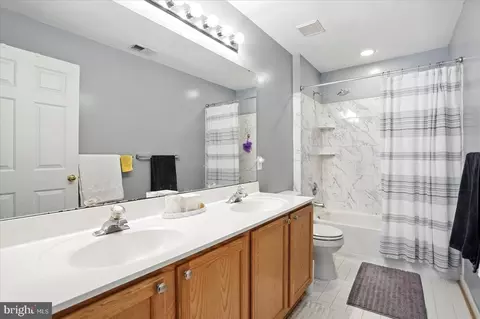Bath - 5720 Huckburn Ct, Laurel, MD 20707 photo 1 of 5