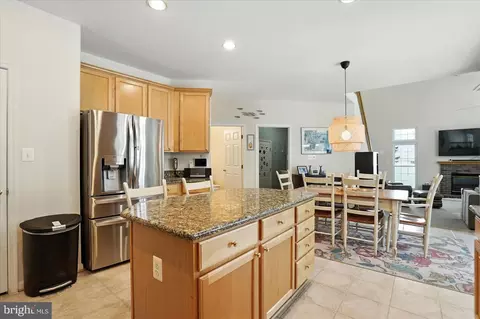 Kitchen - 5720 Huckburn Ct, Laurel, MD 20707 photo 4 of 5