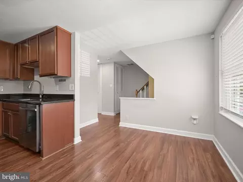 Living - 17617 Kohlhoss Rd, Poolesville, MD 20837 photo 4 of 14
