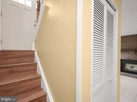 Entry Way - 17617 Kohlhoss Rd, Poolesville, MD 20837 photo 2 of 2