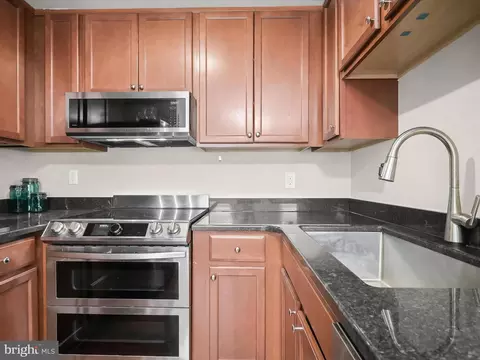 Kitchen - 17617 Kohlhoss Rd, Poolesville, MD 20837 photo 3 of 4