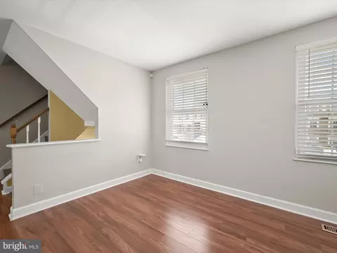 Living - 17617 Kohlhoss Rd, Poolesville, MD 20837 photo 3 of 14