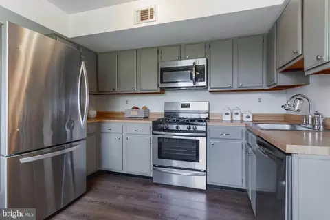 11510 Bucknell Dr #201, Silver Spring, MD 20902 photo 4
