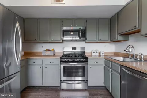11510 Bucknell Dr #201, Silver Spring, MD 20902 photo 2
