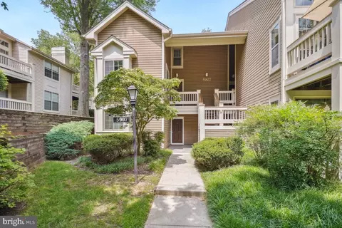 5907 Barbados Pl #102, Rockville, MD 20852