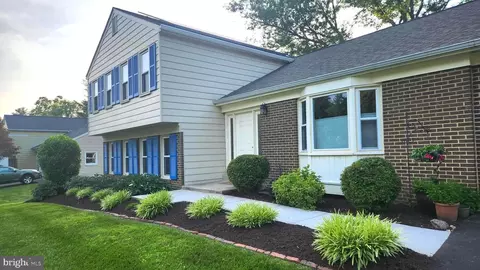 15204 Watergate Rd, Silver Spring, MD 20905 photo 2