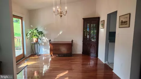 15204 Watergate Rd, Silver Spring, MD 20905 photo 9