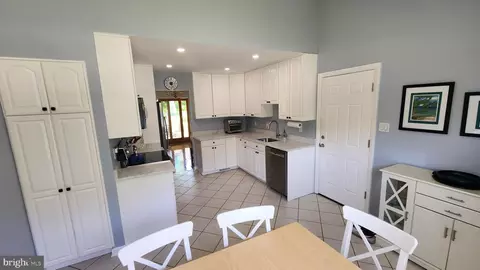 15204 Watergate Rd, Silver Spring, MD 20905 photo 7