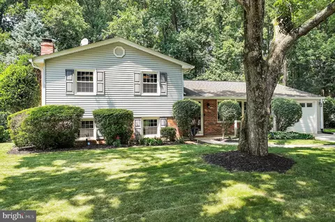 12221 Bradbury Dr, Gaithersburg, MD 20878