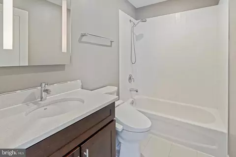 Bath - 1320 Fenwick Ln #201, Silver Spring, MD 20910 photo 1 of 1