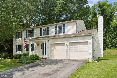10721 Autumn Leaf Pl, Germantown, MD 20876