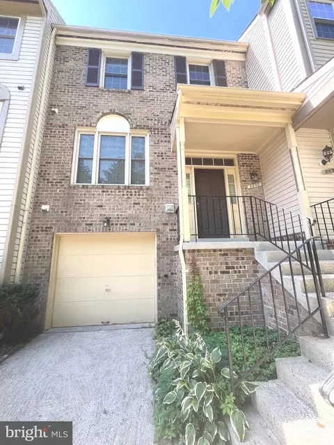 8848 Thomas Lea Ter, Montgomery Village, MD 20886