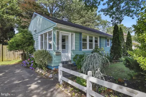 1615 Lewis Ave, Rockville, MD 20851