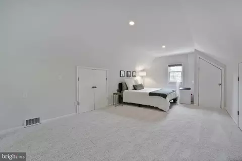 Bedroom - 1512 Live Oak Dr, Silver Spring, MD 20910 photo 5 of 5