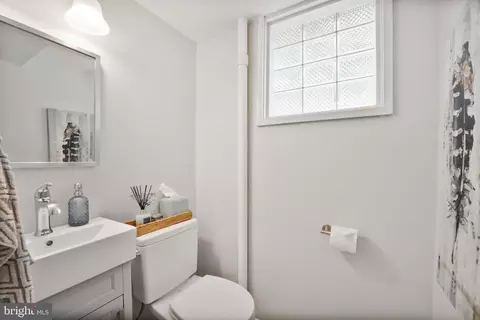 Bath - 1512 Live Oak Dr, Silver Spring, MD 20910 photo 4 of 4