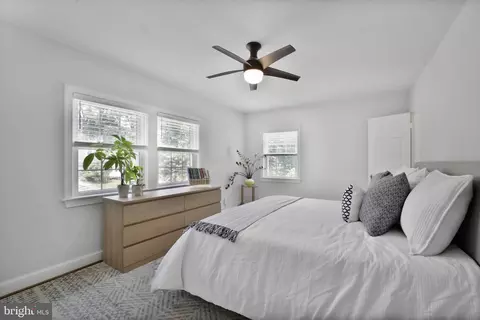 Bedroom - 1512 Live Oak Dr, Silver Spring, MD 20910 photo 2 of 5