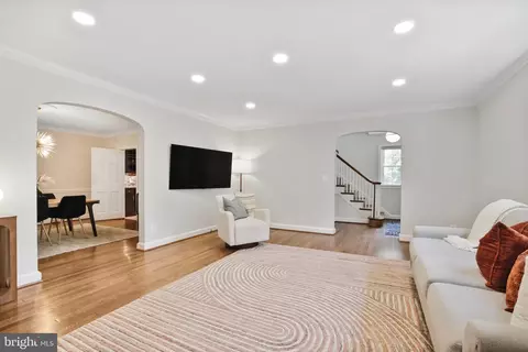 Living - 1512 Live Oak Dr, Silver Spring, MD 20910 photo 3 of 3