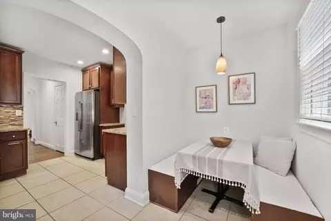 Entry Way - 1512 Live Oak Dr, Silver Spring, MD 20910 photo 2 of 3