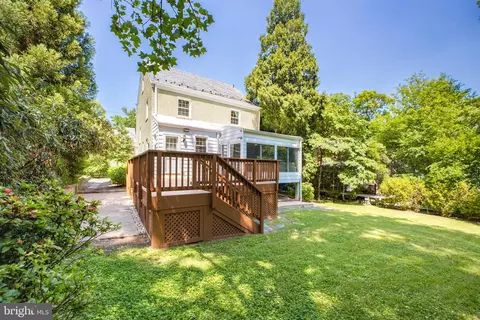 Exterior - 1512 Live Oak Dr, Silver Spring, MD 20910 photo 5 of 6