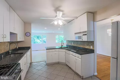 Kitchen - 609 Northwood Ter, Silver Spring, MD 20902 photo 5 of 9