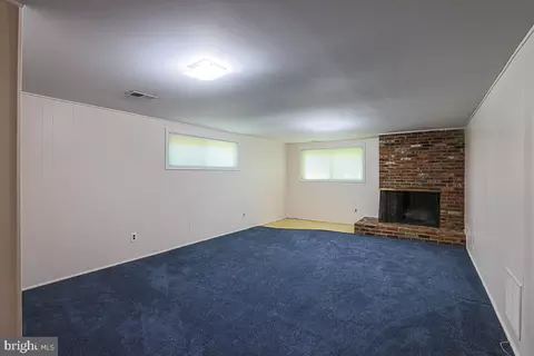 Living - 609 Northwood Ter, Silver Spring, MD 20902 photo 13 of 14
