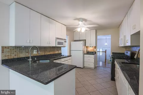 Kitchen - 609 Northwood Ter, Silver Spring, MD 20902 photo 3 of 9