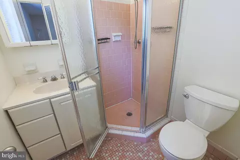 Bath - 609 Northwood Ter, Silver Spring, MD 20902 photo 2 of 2