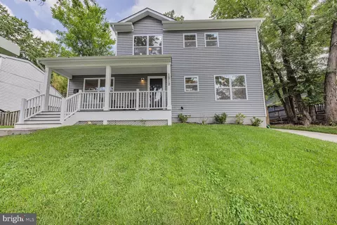 1212 Parrish Dr, Rockville, MD 20851