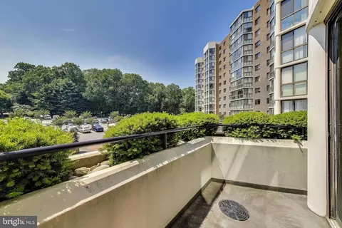 15100 Interlachen Dr #115, Silver Spring, MD 20906 photo 11