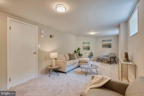 Living - 213 Dale Dr, Silver Spring, MD 20910 photo 4 of 5