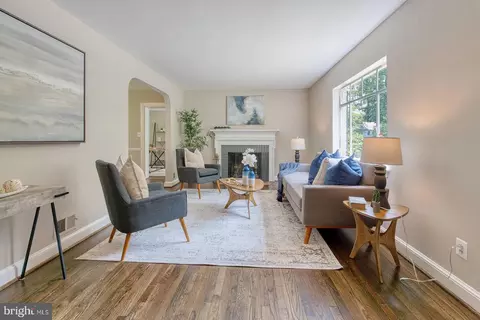 Living - 213 Dale Dr, Silver Spring, MD 20910 photo 1 of 5