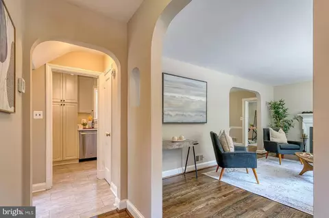 Entry Way - 213 Dale Dr, Silver Spring, MD 20910 photo 1 of 4