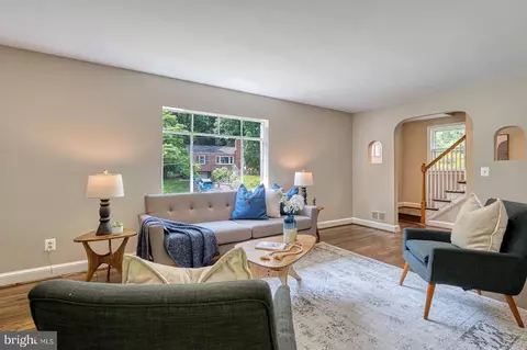 Living - 213 Dale Dr, Silver Spring, MD 20910 photo 2 of 5
