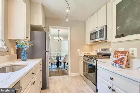 Kitchen - 213 Dale Dr, Silver Spring, MD 20910 photo 4 of 4